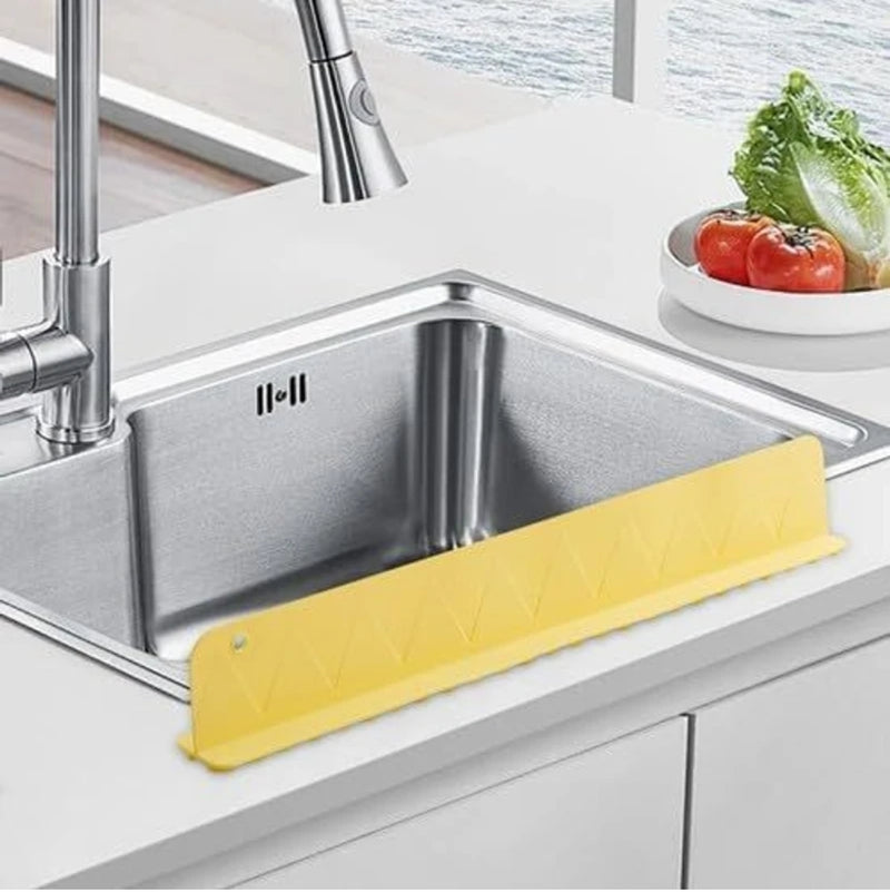 Kitchen sink splash guard