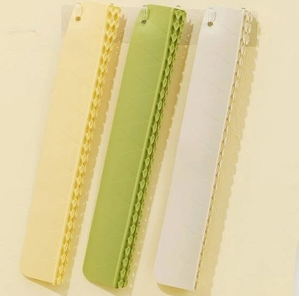 Kitchen sink splash guard